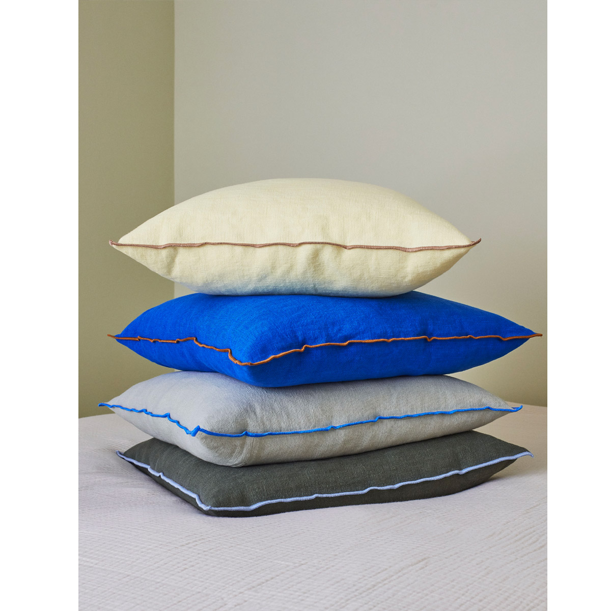 HAY Coussin OUTLINE Vivid blue – Image 4